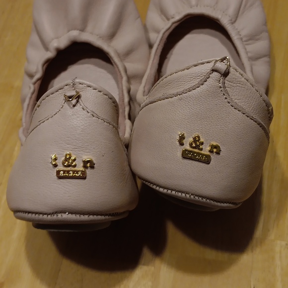 T & N by Sagar Women’s Ecru Leather Ballet Flats Women’s Size 7 - Picture 2 of 3